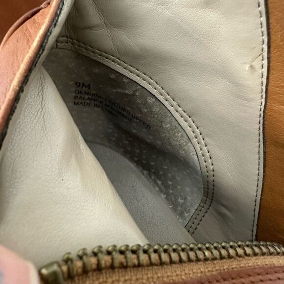 Hinge Cognac Leather Ankle Booties Buckle accent, almond toe Size 9 M block heel - Picture 10 of 11